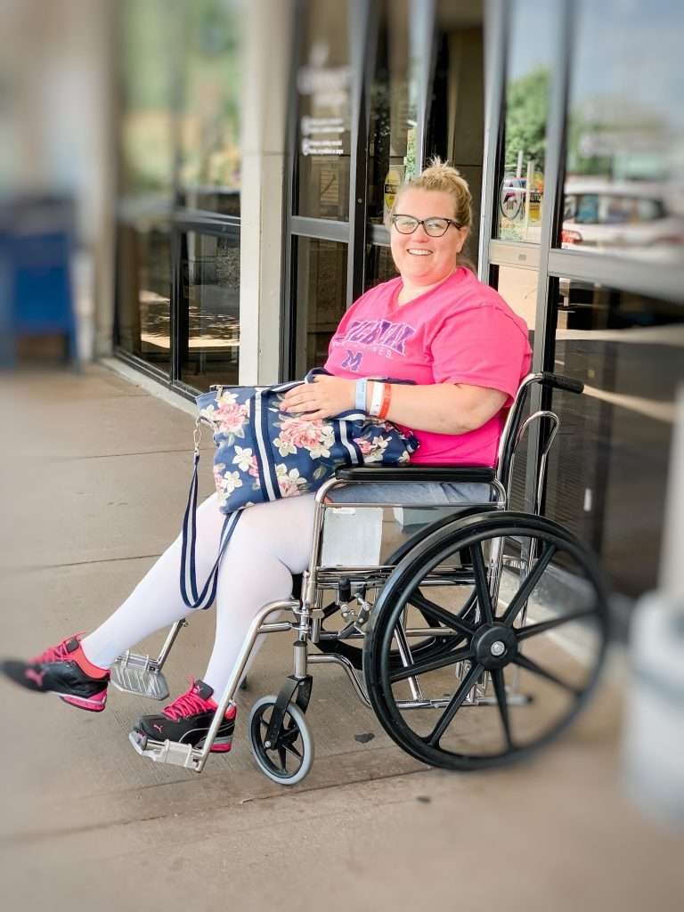 Heading home after partial knee replacement surgery. Click here to learn more about the pain, insomnia, and how it feels to move your new knee. All the details of my partial knee replacement hospital stay. 